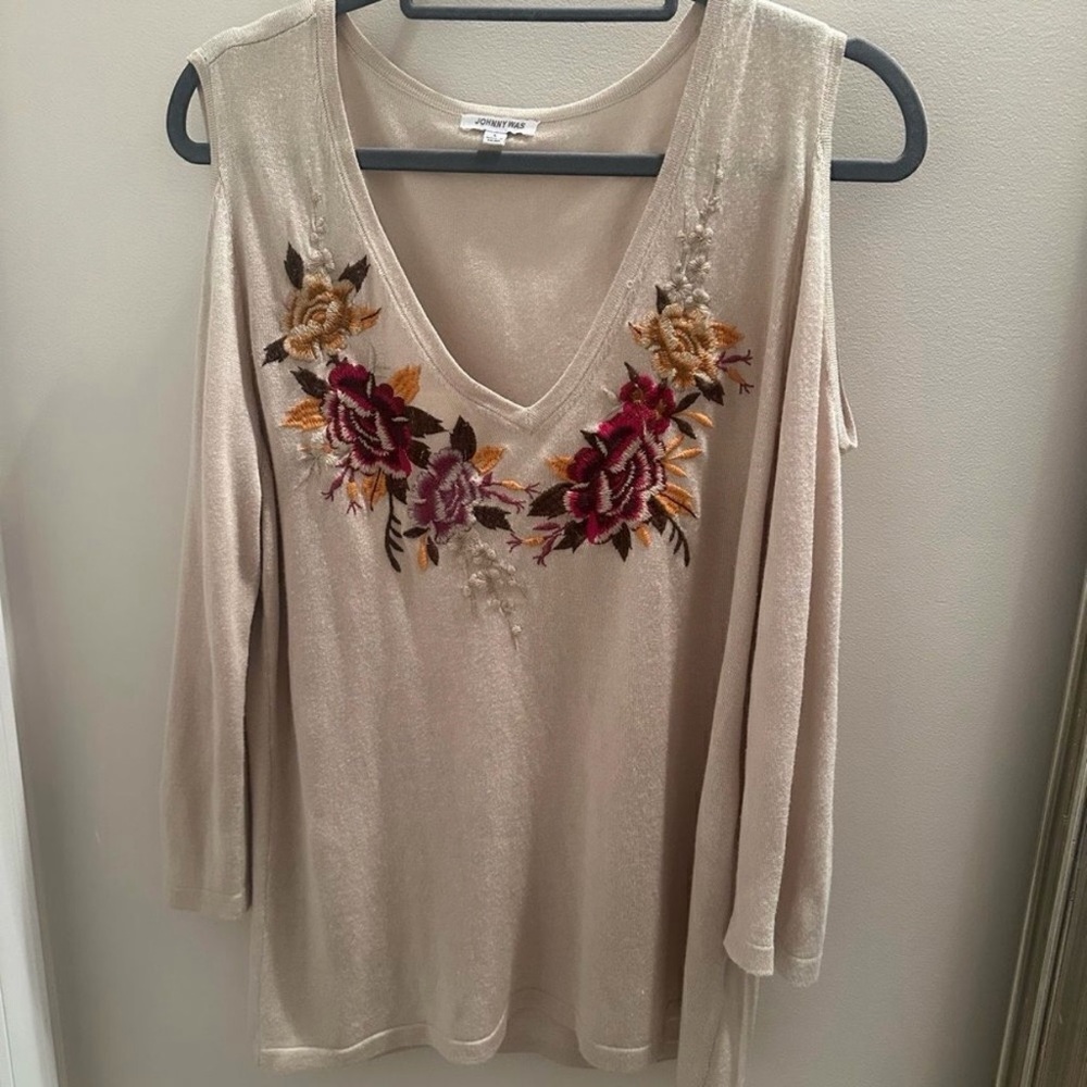 Johnny Was Embroidered Cold Shoulder Knot Top. - Picture 5 of 6
